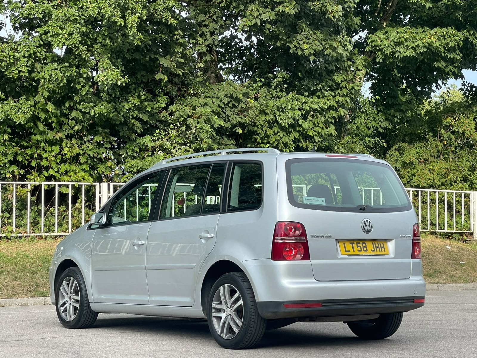 Volkswagen Touran 2.0 TDI SE DSG 5dr (5 Seats)