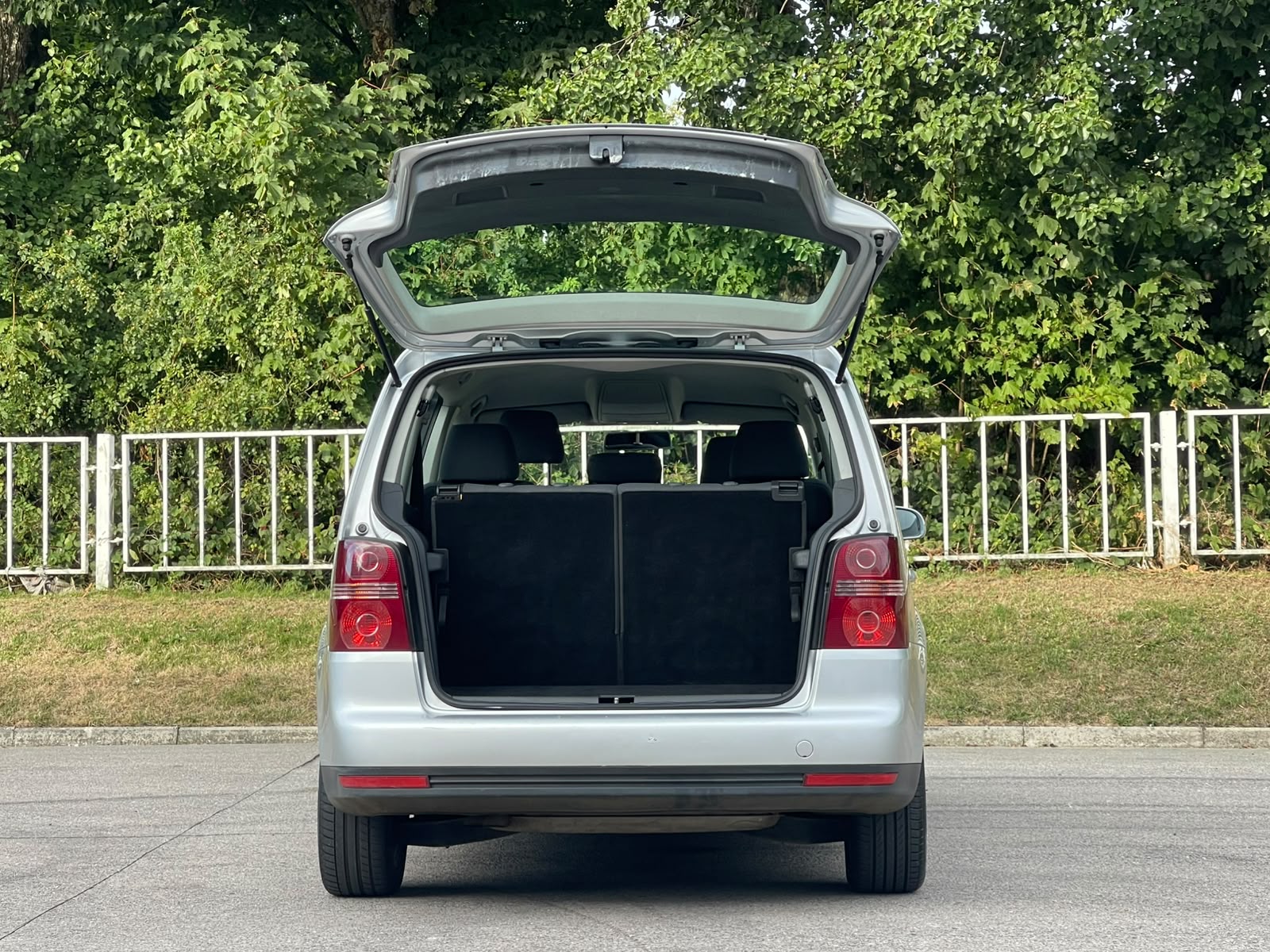 Volkswagen Touran 2.0 TDI SE DSG 5dr (5 Seats)