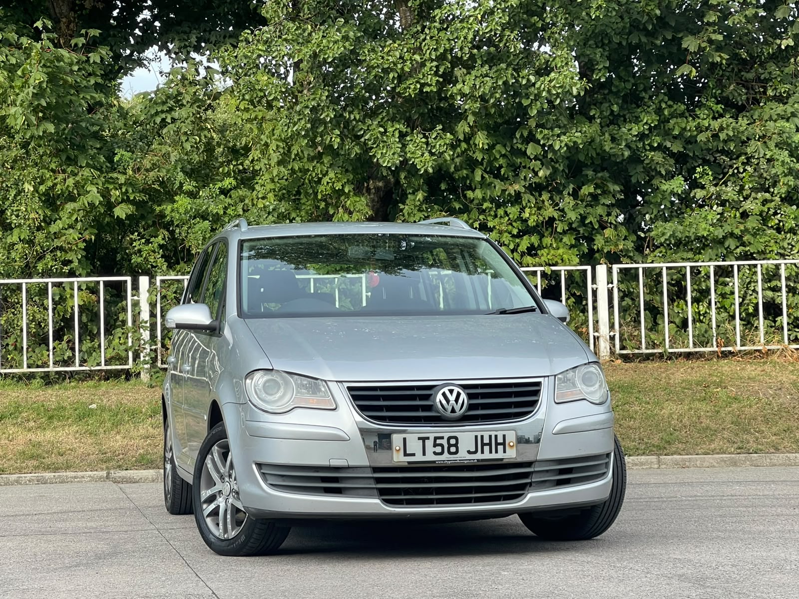 Volkswagen Touran 2.0 TDI SE DSG 5dr (5 Seats)