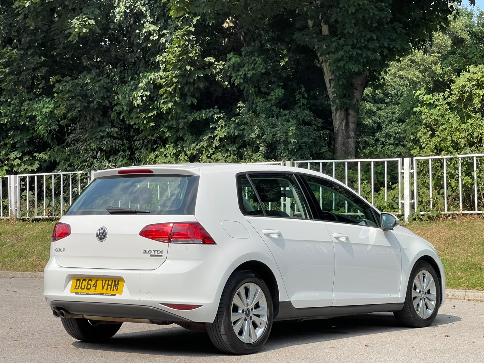 Volkswagen Golf 2.0 TDI BlueMotion Tech SE DSG Euro 5 (s/s) 5dr