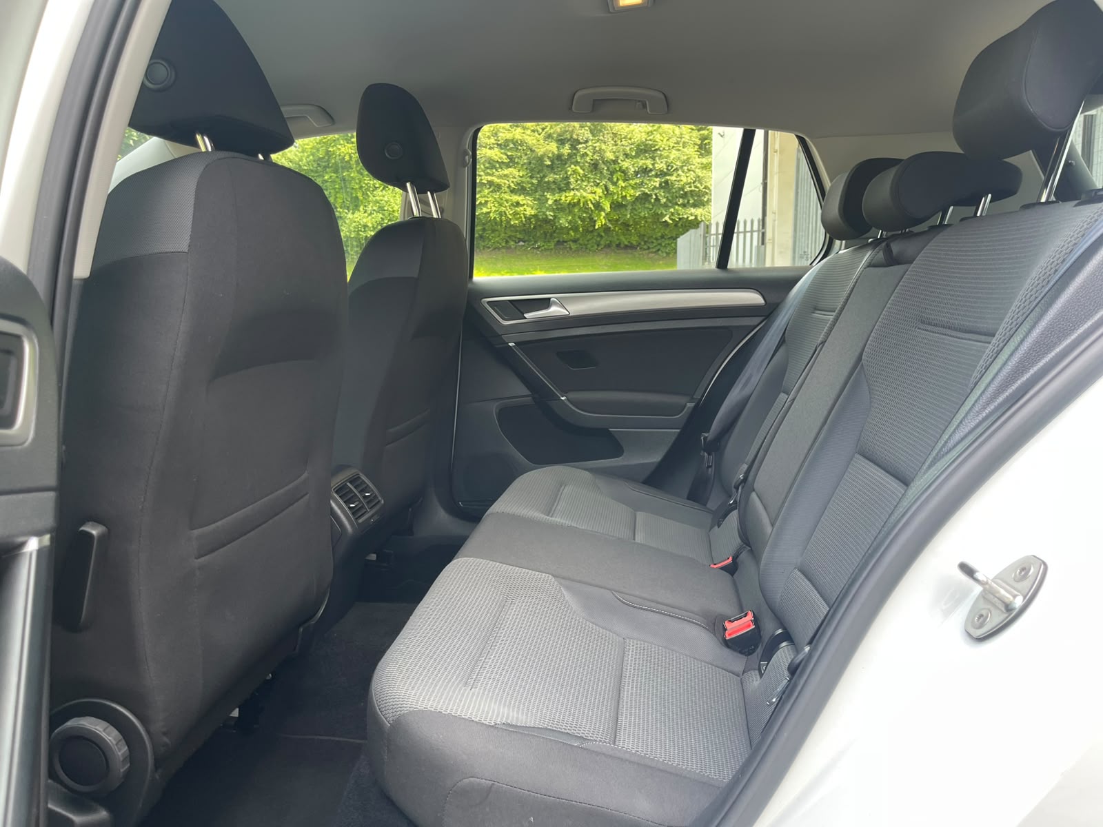 Volkswagen Golf 2.0 TDI BlueMotion Tech SE DSG Euro 5 (s/s) 5dr
